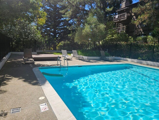 Foto del edificio - 3370 Brittan Ave