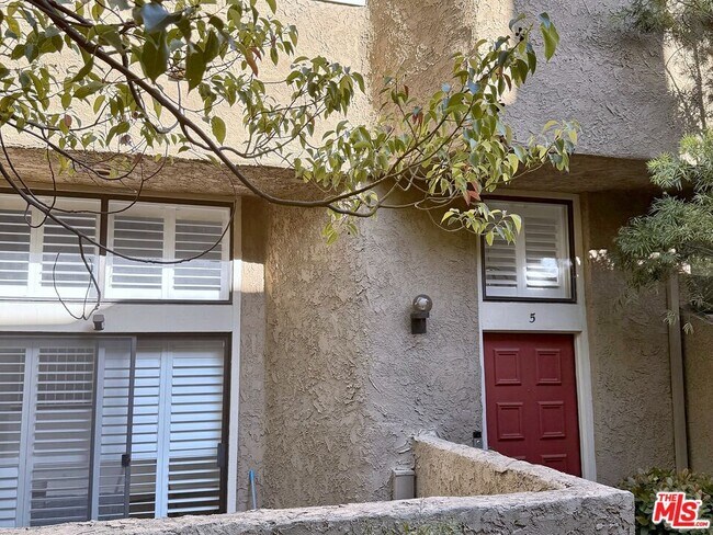 Foto del edificio - 28142 W Driver Ave