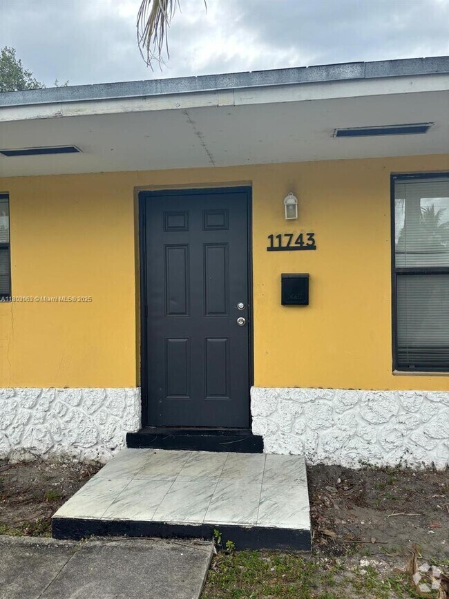 Building Photo - 11741 NE 14th Ave