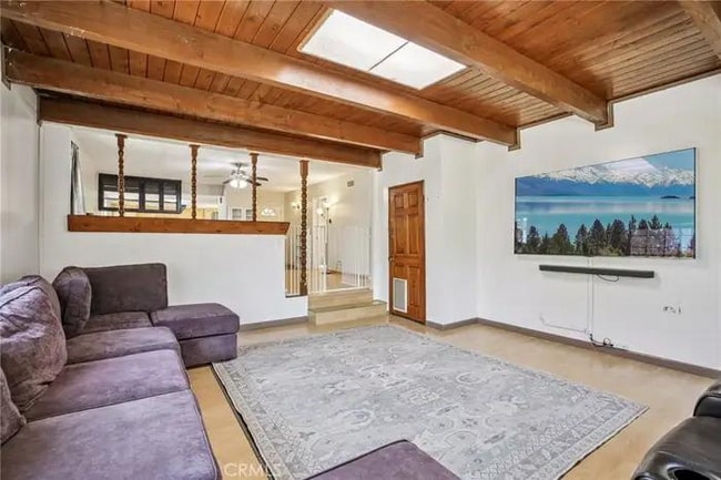 Foto del edificio - 1339 N Devonshire Rd