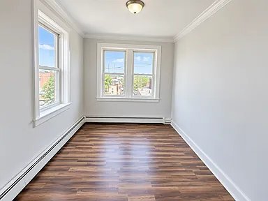Building Photo - 545 E 38th St