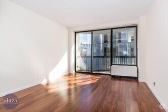 Building Photo - 150 E 85th St