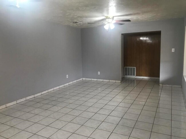 Foto del edificio - 1018 Fruitvale Dr