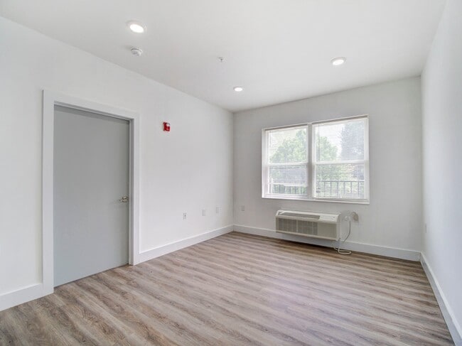 Building Photo - 1127 Stuyvesant Ave.