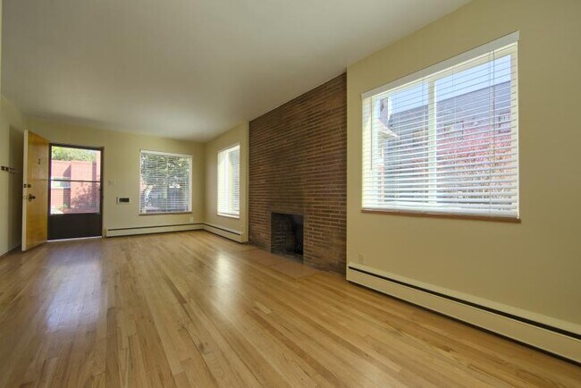 Building Photo - 2243 NW Flanders #2