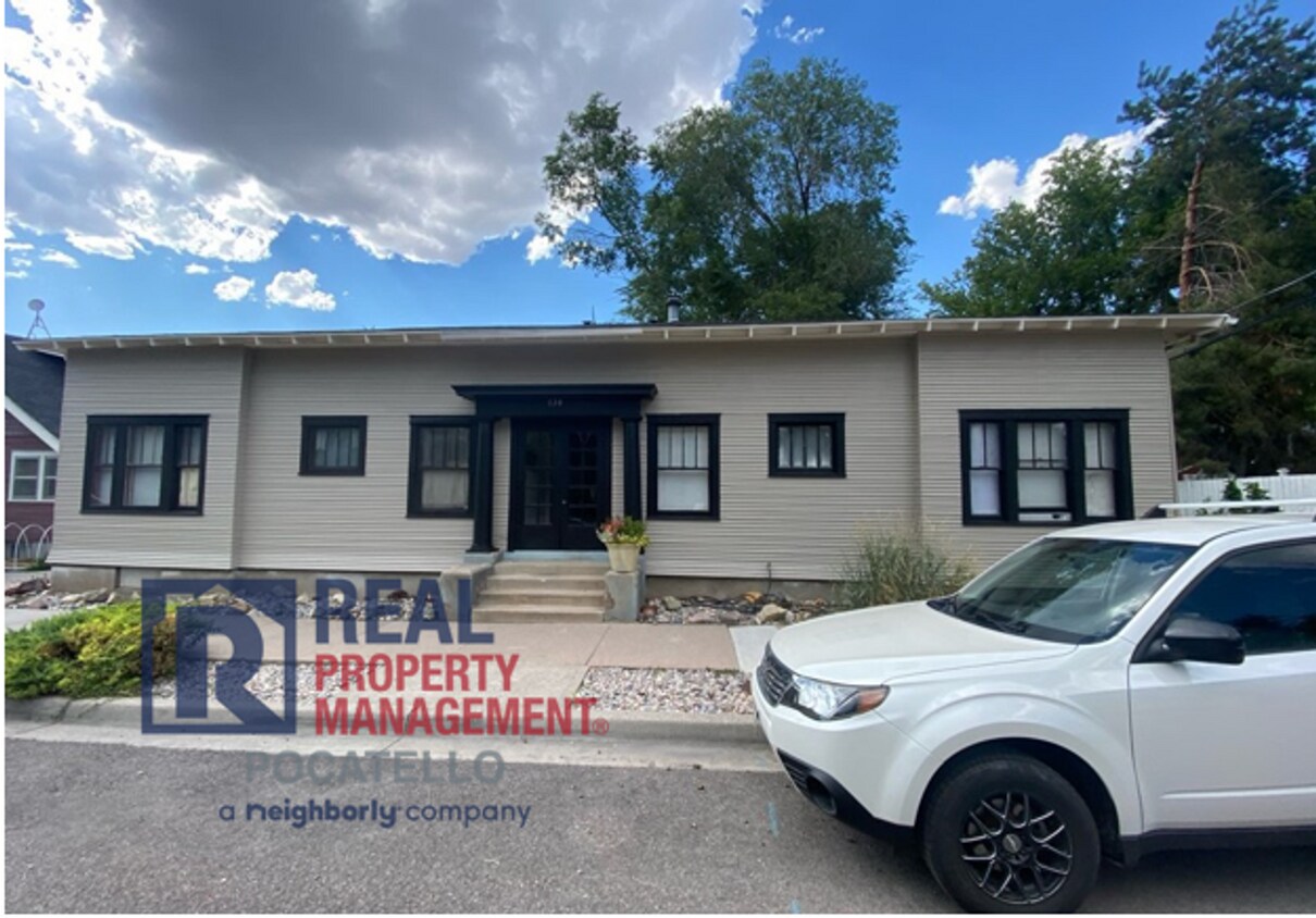 Foto principal - 734 E Halliday St