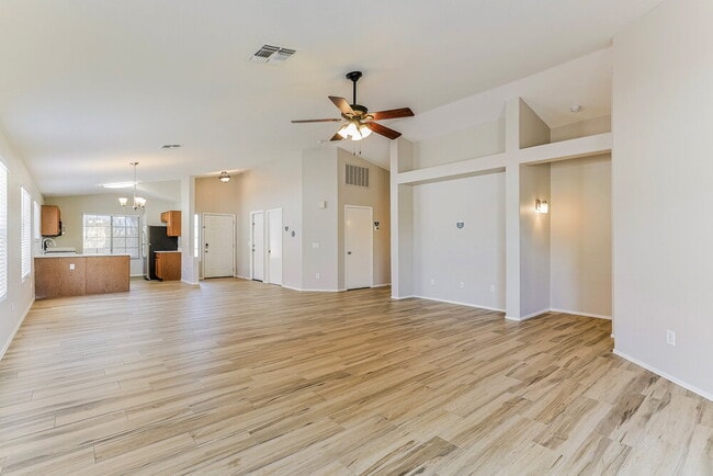 Building Photo - 510 N Danyell Dr