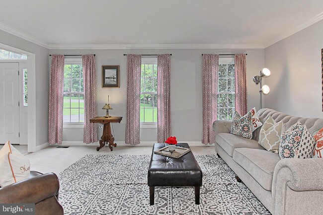 Building Photo - 6111 Fox Run