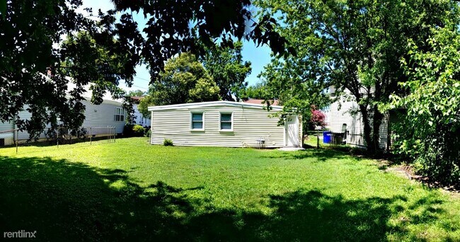Building Photo - 839 43rd St