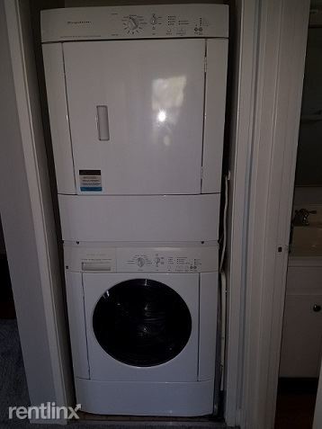 Foto del edificio - 1 br, 1 bath  - 703 Daniels St Apt D