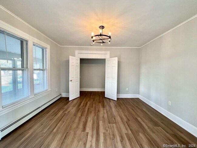 Building Photo - 85 Ledgeside Ave