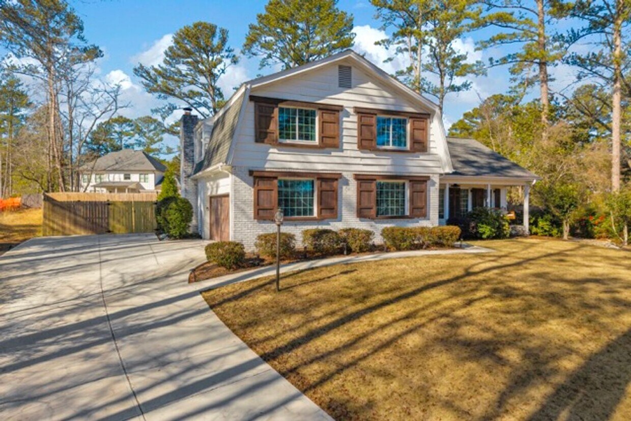 Elegant 4BR Home with Luxury Finishes and Premier Amenities in Marietta - Elegant 4BR Home with Luxury Finishes and Premier Amenities in Marietta