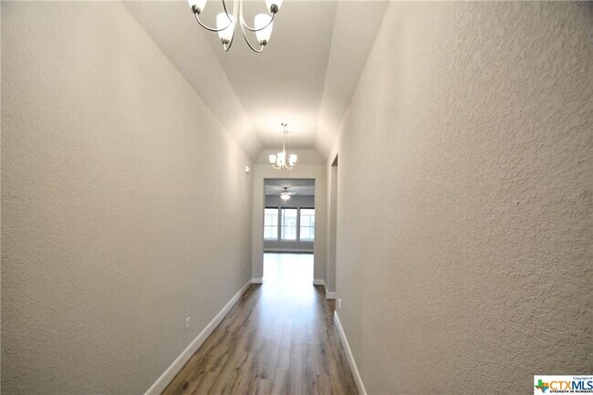 Foto del edificio - 1186 Thicket Ln