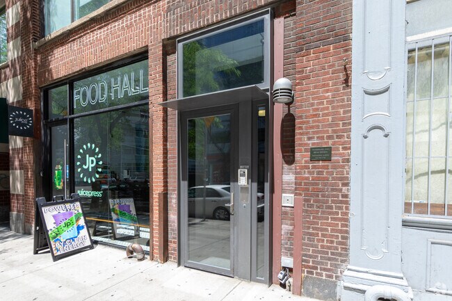 Entrance - 83 Murray St
