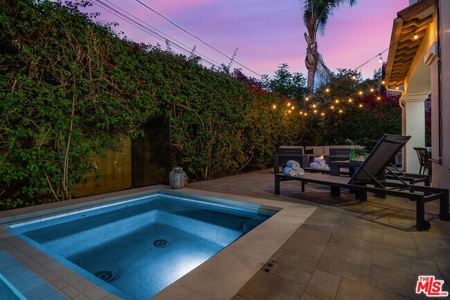 Foto del edificio - 15935 Archwood Ln