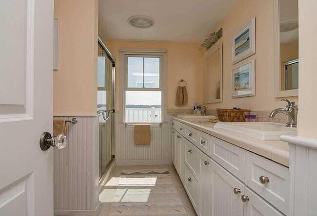 Foto del edificio - "Charming 2-Bed, 2-Bath Haven in Yarmouth – Spacious 1,380 Sq Ft Gem!"