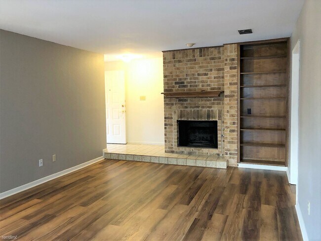 Building Photo - 2 br, 1.5 bath Duplex - 6491 Hart Ln