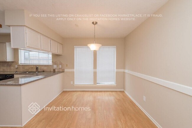 Foto del edificio - 15119 Manor Hill Dr