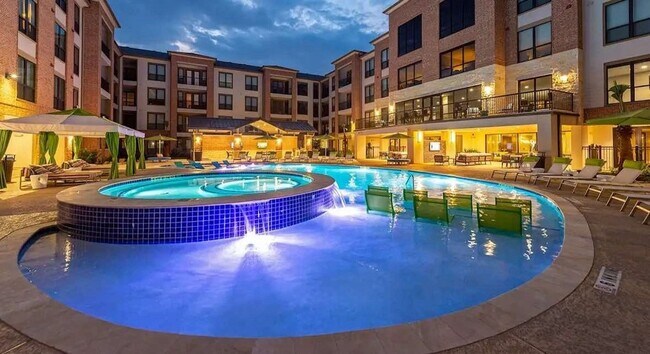 Foto del edificio - 7204 Town Center Blvd Blvd