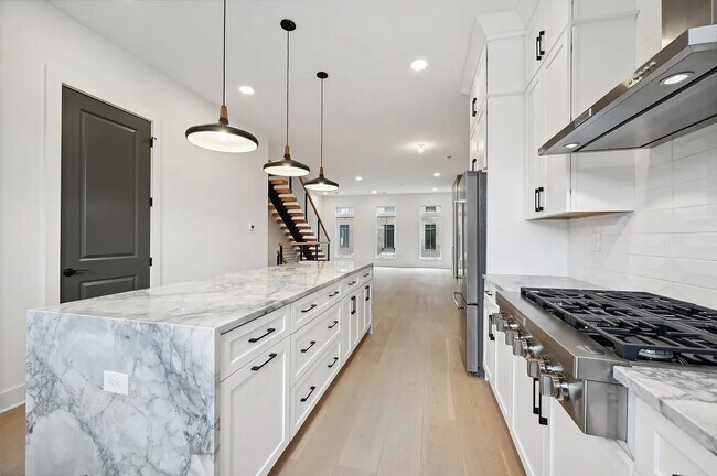 Foto del edificio - 526 Riverfront Ln