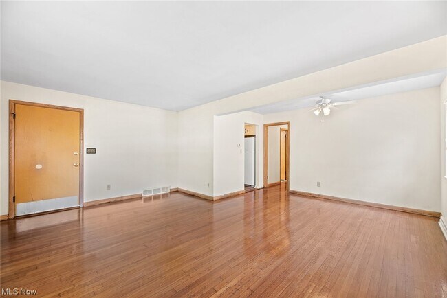 Building Photo - 1770 Tanglewood Dr
