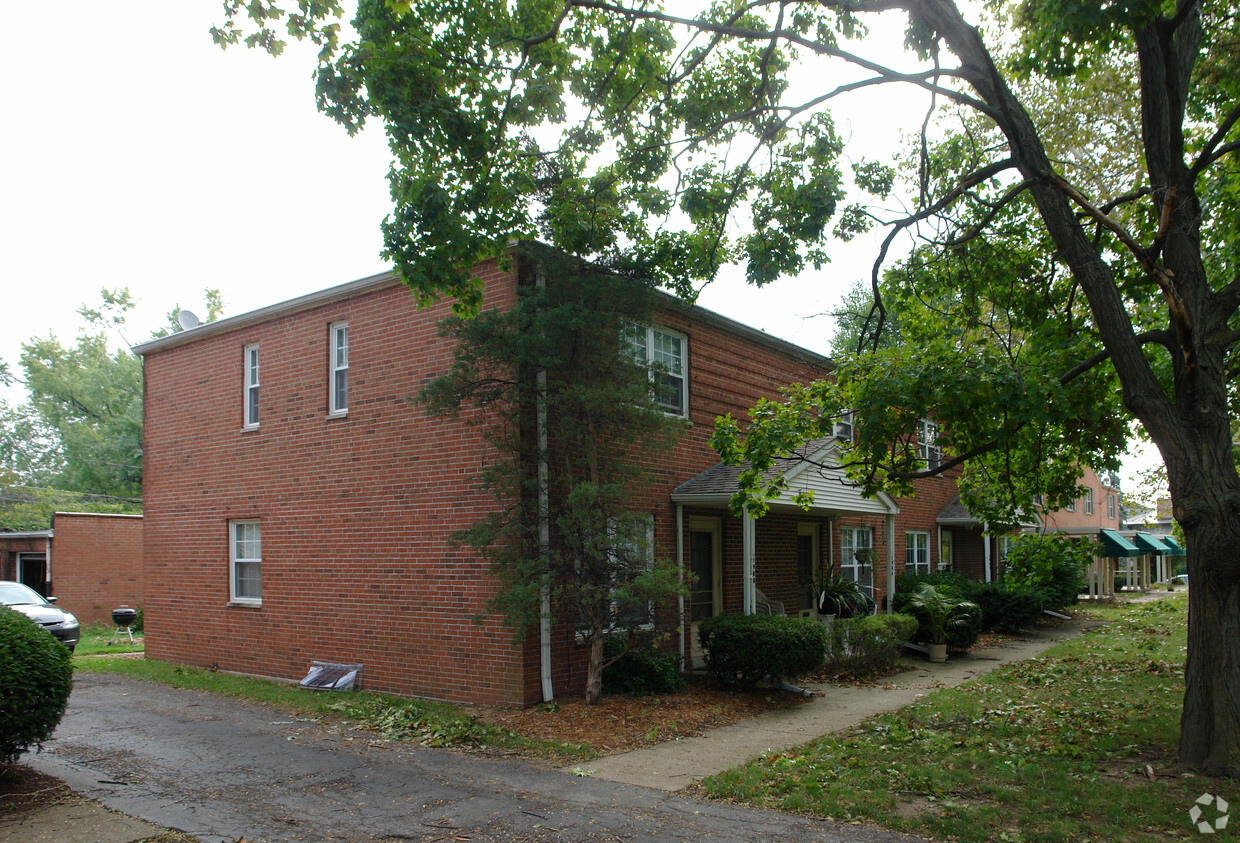 Foto del edificio - 1982-1988 Northwest Blvd