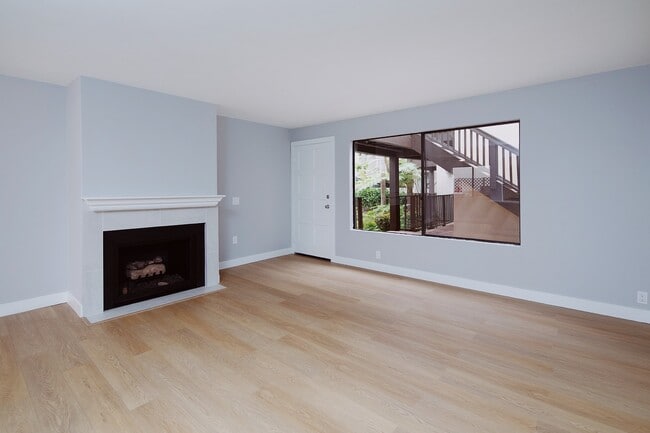 Building Photo - La Jolla West Wind