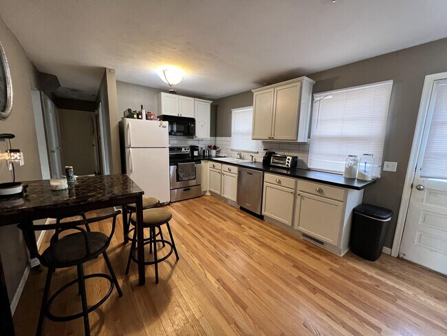 Foto del edificio - 810 N 87th St