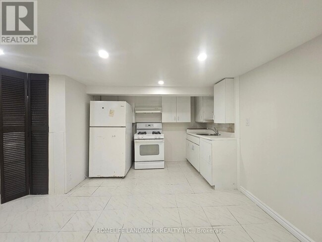 Building Photo - 43 Beachell St
