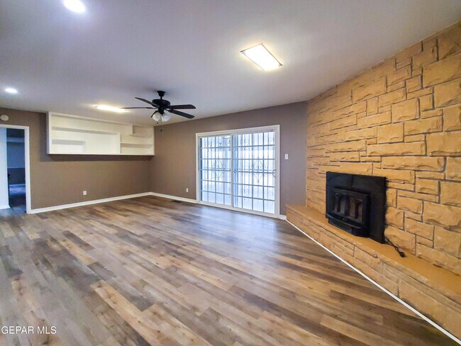 Building Photo - 4311 N Stanton St