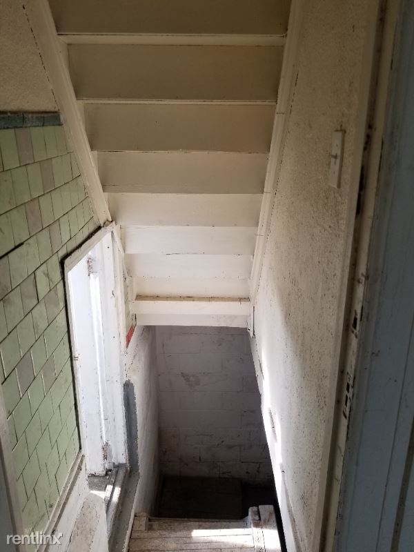 Building Photo - 3 br, 1.5 bath House - 11863 st louis mi