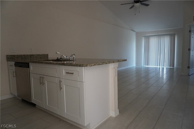 Foto del edificio - 4351 Country Club Blvd