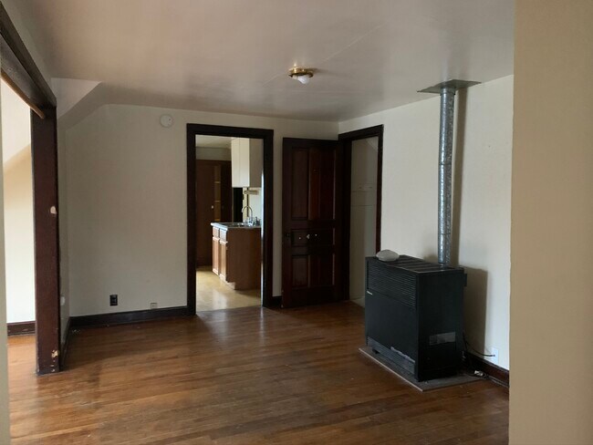 Building Photo - 514 Huron St