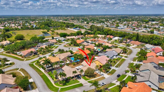 Foto del edificio - 9266 Laurel Green Dr