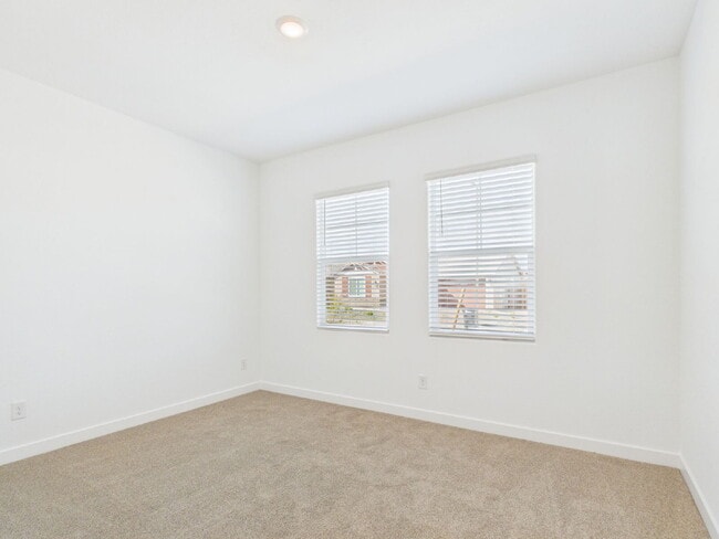 Foto del edificio - Brand new home with Casita