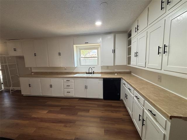 Foto del edificio - 7406 Llano Ave