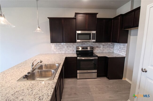 Building Photo - 227 Grn Valley Dr