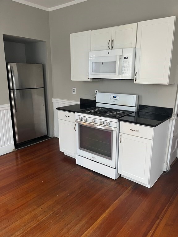 48 Estes St Unit 2, Lynn, MA 01902 Room for Rent in Lynn, MA