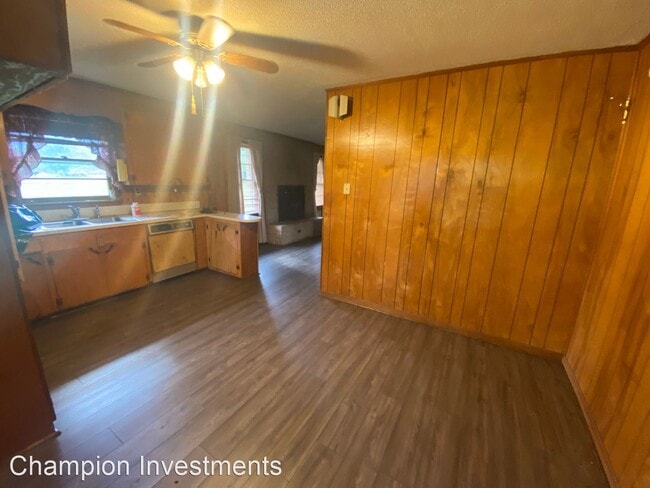Building Photo - 3 br, 1 bath House - 2150 Stony Point Road