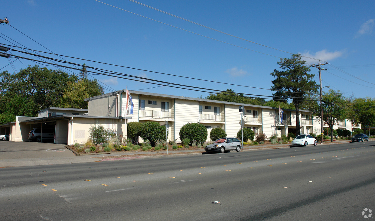 Primary Photo - Brush Creek Apartments