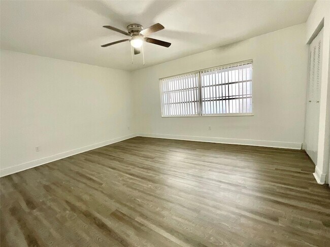 Foto del edificio - 9357 SW 77th Ave