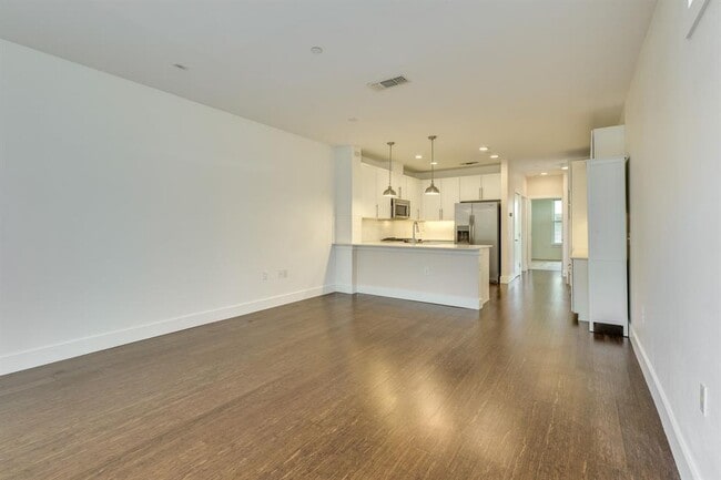 Building Photo - 2801 Dulce Ln