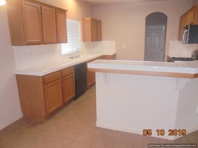 Building Photo - GORGEOUS! Sanger 4/2 With 3 Car Garage!
