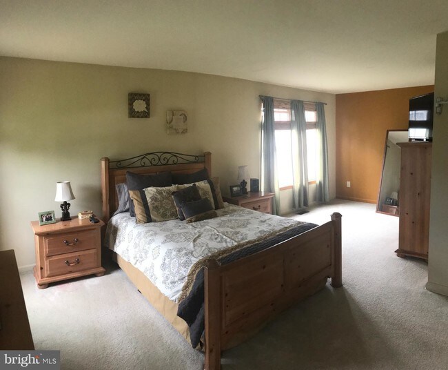 Foto del edificio - 272 Birch Hollow Dr