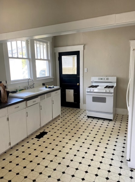 Kitchen - 228 E 52nd St