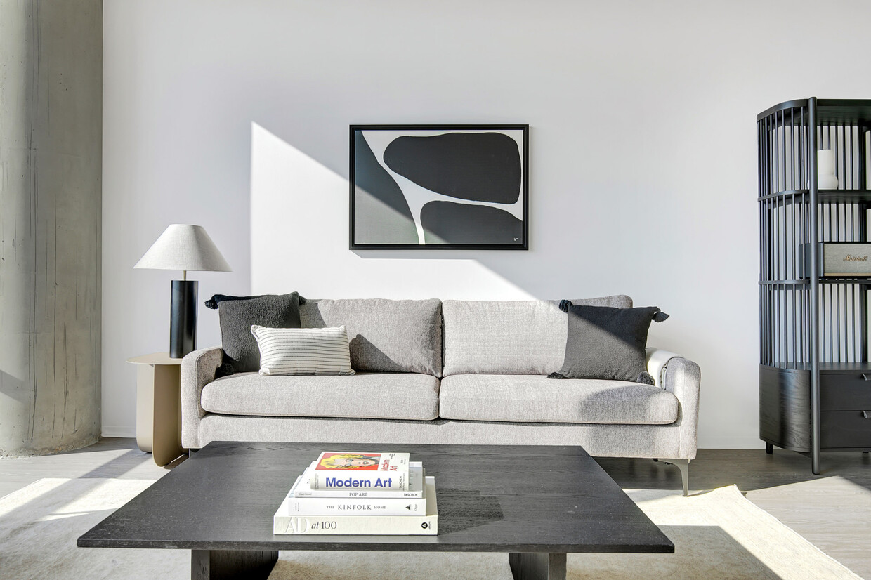 Foto principal - 3940 NW 79th Ave