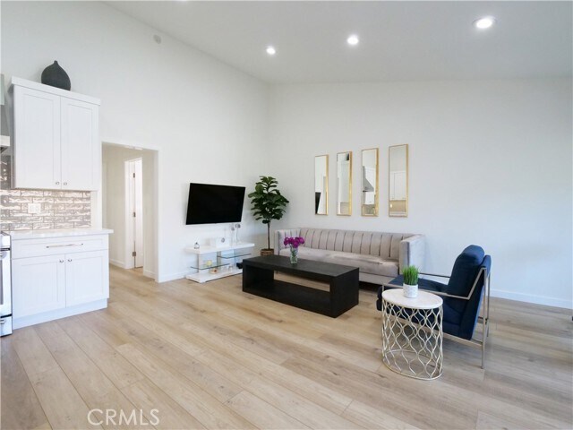 Building Photo - 822 Camino Real