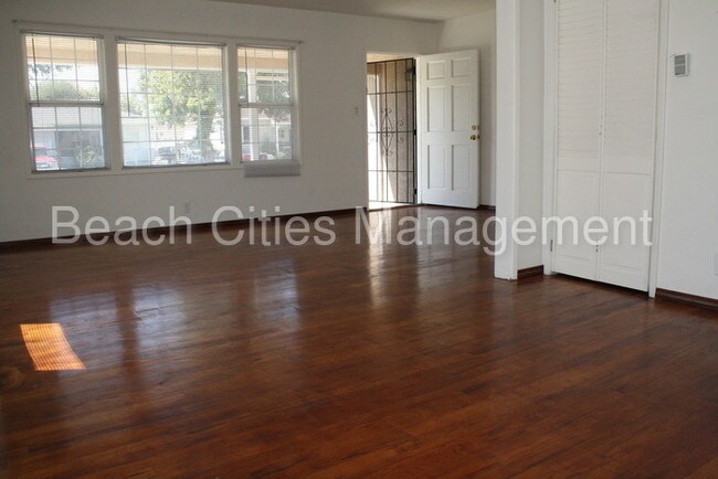 Building Photo - 5144 Coke Ave
