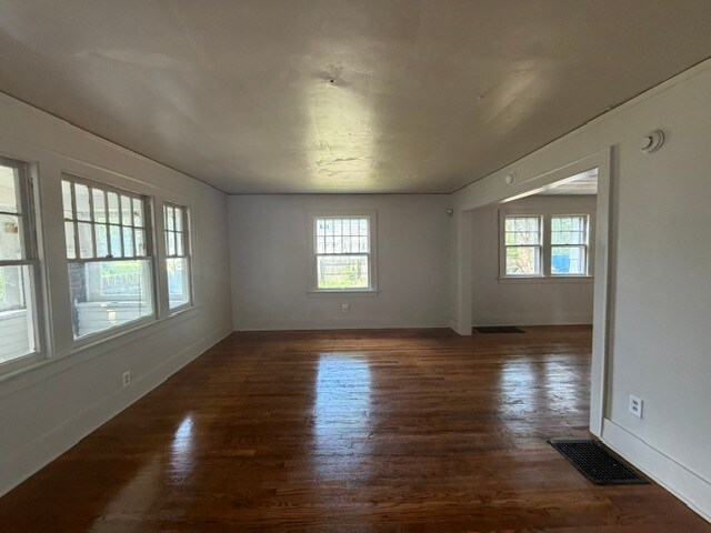 Foto del edificio - 1253 Diamond Ave