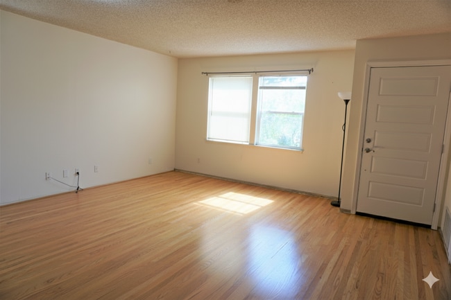 Foto del edificio - 5677 Calpine Dr